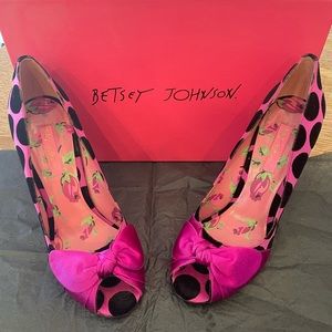 Betsy’s Johnson York velvet wrapped wedge/heel styled shoe